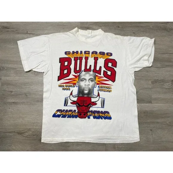 【新品未着用】Chicago Bulls公式1996年優勝記念Tシャツ XL Vintage NBA Chicago Bulls 1996 Champions Rap Tee Jordan Bay